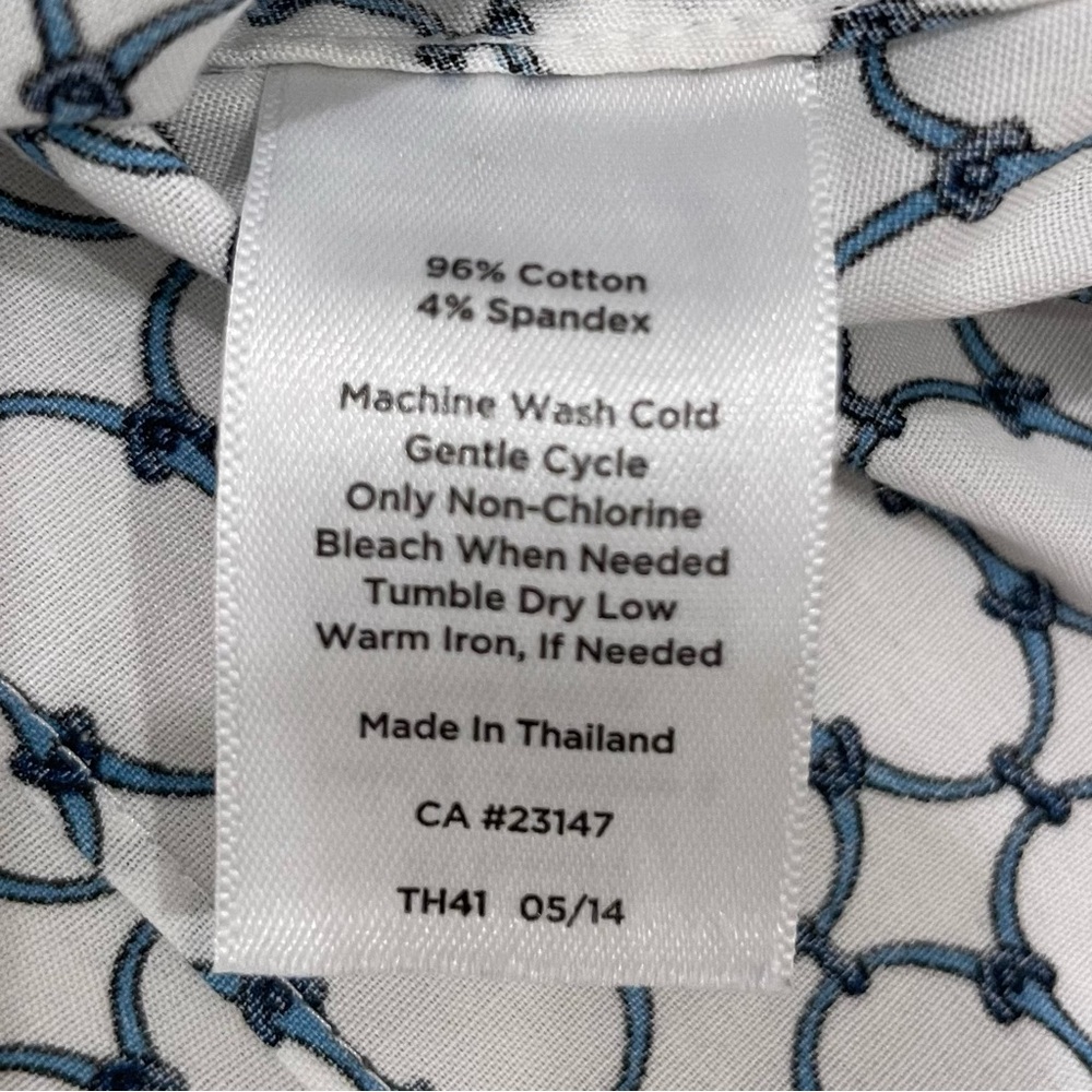 TALBOTS Wrinkle-Resistant Button Down Shirt Size 12 White & Blue Chain Print - Picture 15 of 16